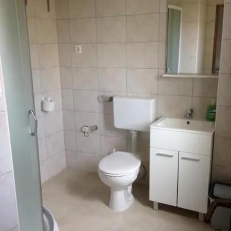 Ema Apartment *