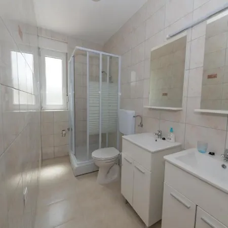 Apartment Ema